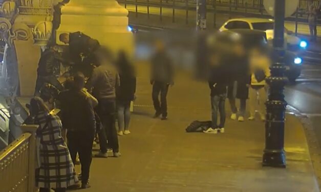 Újabb drámai videó került elő: így mentették meg azt a 19 éves lányt a rendőrök, aki a Margit hídról akarta magát a Dunába vetni