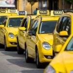 Megszavazták! Márciustól drágább lesz a taxizás a fővárosban, 10 százalékkal emelkednek a tarifák. Egy 1000 forintos extra kényelmi díj is a javaslatok között szerepelt