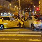 Durva baleset a belvárosban, nagyot csattant két autó a forgalmas kereszteződésben