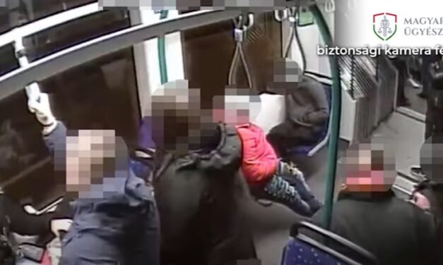 Alvó utasokat fosztott ki a 4-6-oson ez a férfi: Többször is lecsapott, közel milliós tételben zsákmányolt – videó