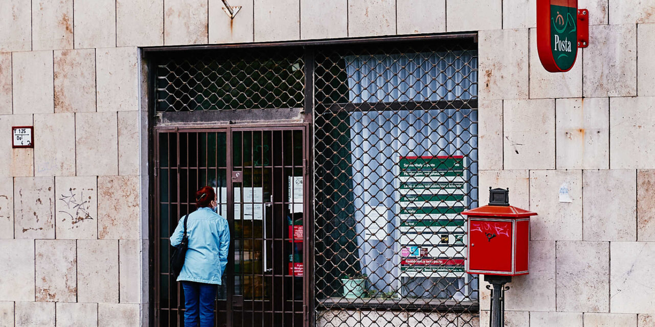 Kirúgnak 1200 embert a Magyar Postától: a vállalat szerint a színvonal marad, de a szankciók miatt nehéz a helyzet