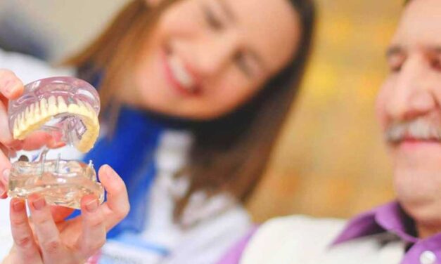 Íme, a módszer, amivel a kivehető műfogsor rögzíthető