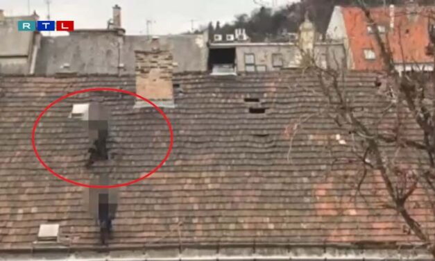 VIDEÓVAL: Beszakadt a tető egy munkás alatt a belvárosban