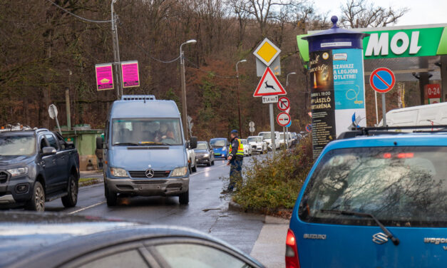 Semmi köze sincs a szankcióknak az ársapka megszüntetéséhez a szakértő szerint