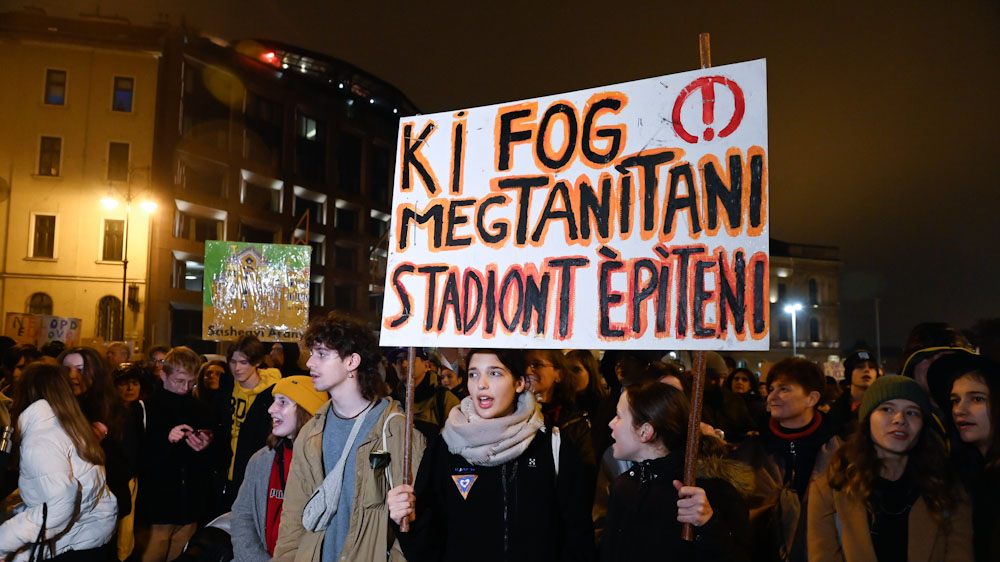 Több budapesti iskolában is tiltakoznak a kormány oktatáspolitikája ellen, van, ahol rendkívüli szünetet rendeltek el