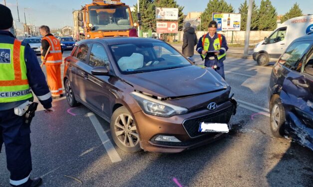 Frontális karambol a Soroksári úton: egy 62 éves férfi meghalt, 3 embert vittek kórházba