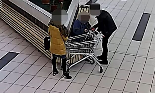 Aprópénzre akarta felváltatni a 200 forintosát egy férfi Budapesten, kiderült, hogy valójában csak lopni akart – VIDEÓ