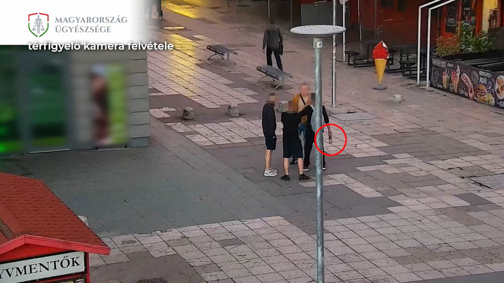 Törött sörösüveggel sebesítették meg a férfi nyakát az Örsön: videón a drámai támadás