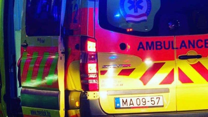 Tragikus autóbaleset Aszódnál – meghalt egy 35 éves nő, miután felborultak autójukkal