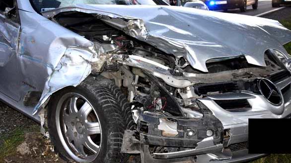 Durva hintóbaleset: csigolyatörést szenvedett a kocsis, amikor a fogatának ütközött egy gyorsan hajtó budakeszi autós. A lovak úgy megijedtek, hogy egy benzinkútig vágtattak