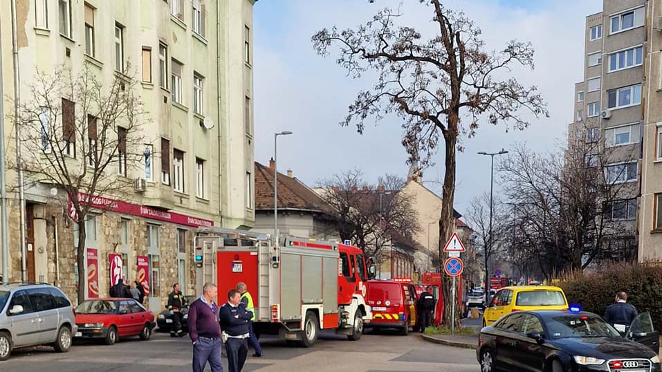 Tűz ütött ki egy négyemeletes épületben Kőbányán – negyven ember volt veszélyben, többen kórházba kerültek