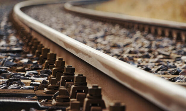 Embert gázolt a Déli pályaudvarról induló vonat: fennakadások várhatók a vonatközlekedésben