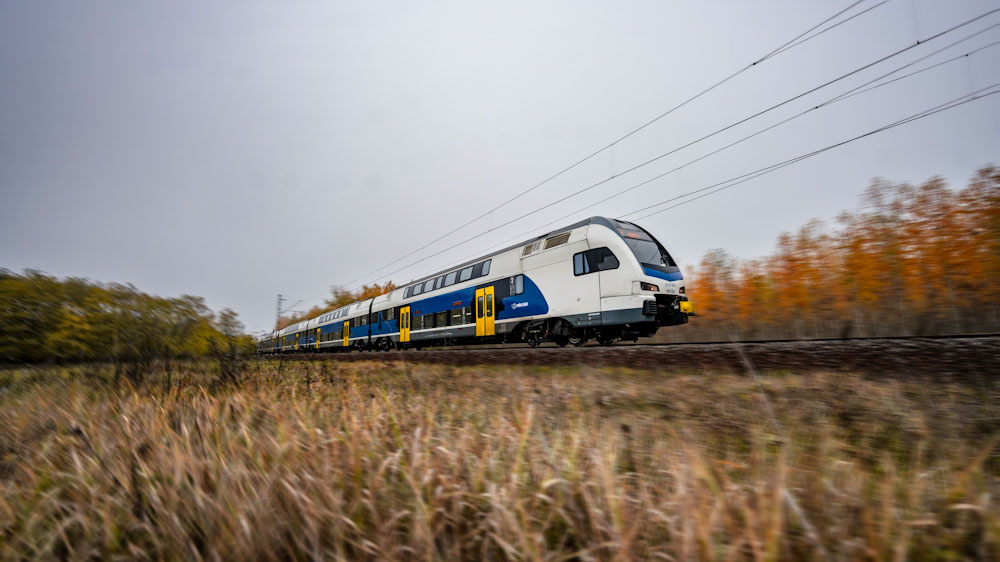 Durva késések: több Budapestre tartó vonat is elakadt, kidőlt fák nehezítik a közlekedést