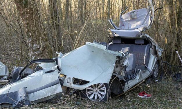 Harmincadik születésnapján halt meg a férfi, aki kisodródott, majd egy fának csapódott autójával