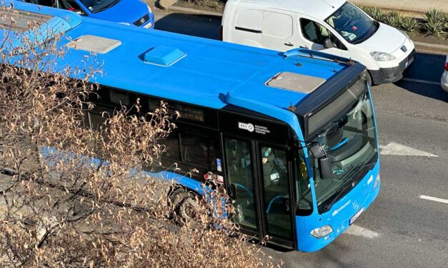 Búcsúzik a buszsofőr az utasoktól – Néhány nap múlva megszűnik egy fontos budai buszjárat