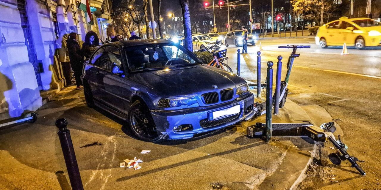 Vérfagyasztó jelenetek a fővárosban: járdára hajtott és gyalogost gázolt egy BMW az Üllői úton