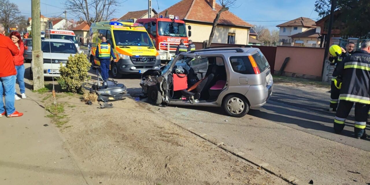 Brutális ütközés Pestszentimrén – letarolták a Suzukit, a tűzoltók vágták ki a sofőrt az autóból
