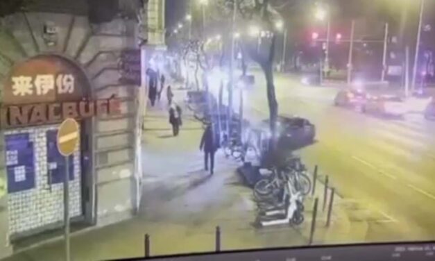 Döbbenetes biztonsági kamerás felvétel: így ütötte el a BMW-s a gyalogost a járdán