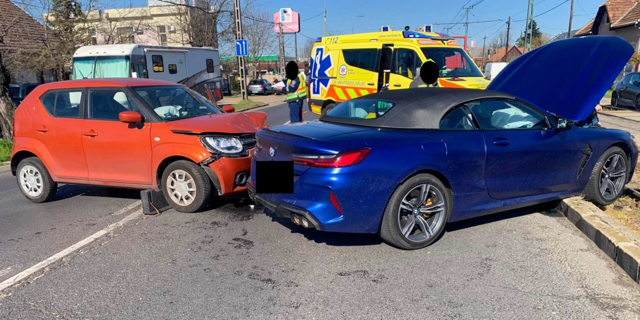 Már nem volt idő fékezni: egy BMW oldalának rohant egy Suzuki Ignis a 18. kerületben – fotók a helyszínről