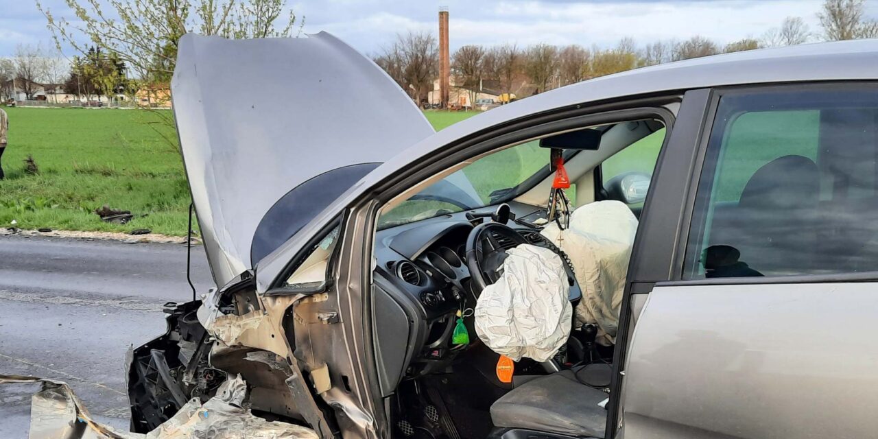 Csúnya karambol Kiskunlacházán – defekt miatt rohant egymásba egy Seat és egy Volkswagen
