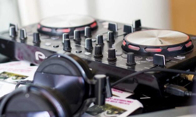 Kis is az az esküvői DJ?