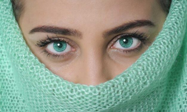 Hogyan veheted fel a küzdelmet a szem alatti táskákkal?