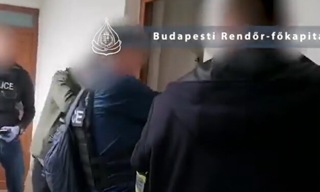 Amfetamin, kokain, gina: brutális mennyiségű drogot találtak a zsaruk a budapesti dílereknél – Videón a rajtaütés
