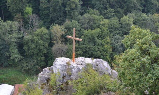 „Külsőleg úgy tűnt, hogy nem gyötrik gondok, de azt, mi hogy történik egy ember lelkében, nem láthatjuk” – édesanyját és édesapját is elvesztette Bálint három napon belül