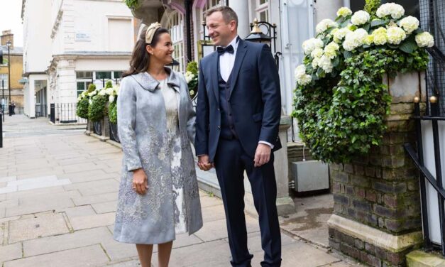 Meglepő kapcsolat derült ki: Novák Katalin rokona a frissen megkoronázott III. Károly királynak