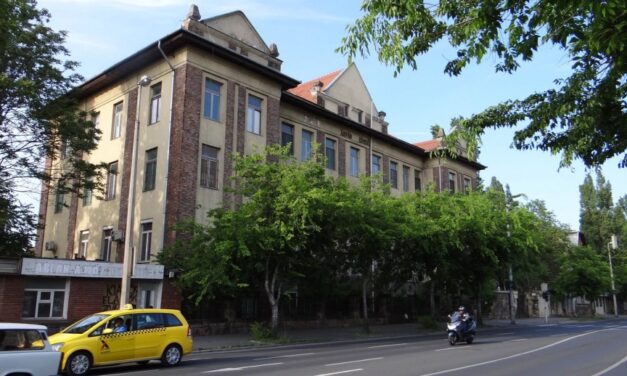 Elárverezik az újpesti Árpád Kórház épületét, a polgármester szerint ami megtetszik a hatalomnak, azt elveszi
