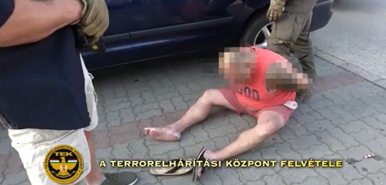 Kiderült, ők olthatták ki a 80 éves bácsi életét Budapesten: egy parkolóban csapott le rájuk a TEK – videó