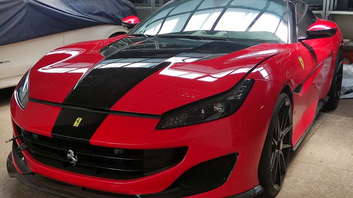 Hatszáz ló eladó: árverésre bocsát a NAV egy tűzpiros Ferrarit, akár már 43 millióért elvihetik