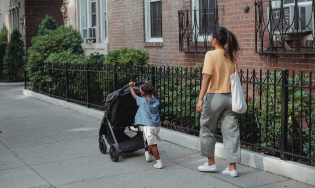 Az egyik legfontosabb babakocsi kiegészítő, a napvitorla