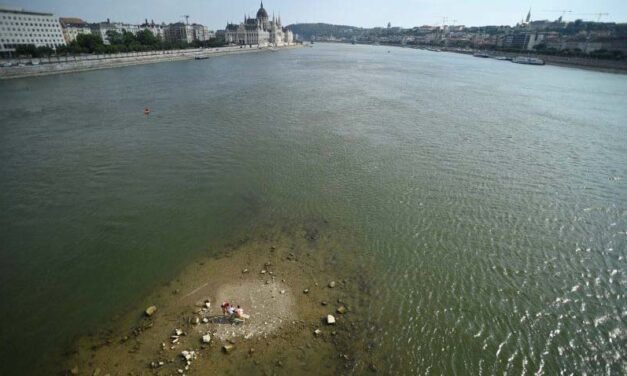 Pad a Duna fővárosi szakaszán – veszélyes és illegális, mégis sokakat vonz