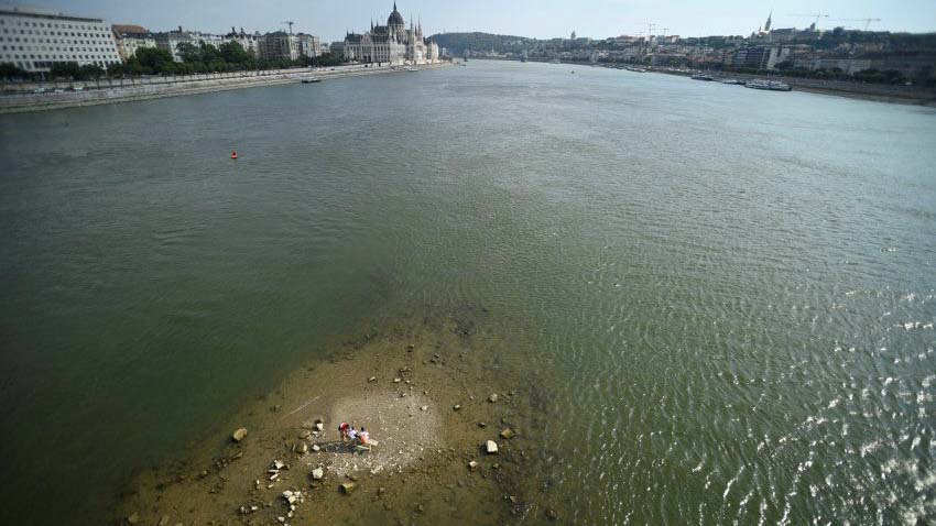 Pad a Duna fővárosi szakaszán – veszélyes és illegális, mégis sokakat vonz