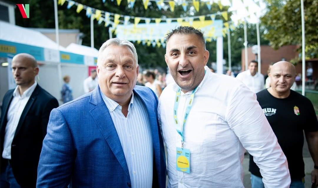 „Miniszterelnök úr nagyon örült nekem, meg is ölelgettük egymást” – Boldogan borult Orbán Viktor nyakába a fideszes értelmiségi fesztiválon Győzike