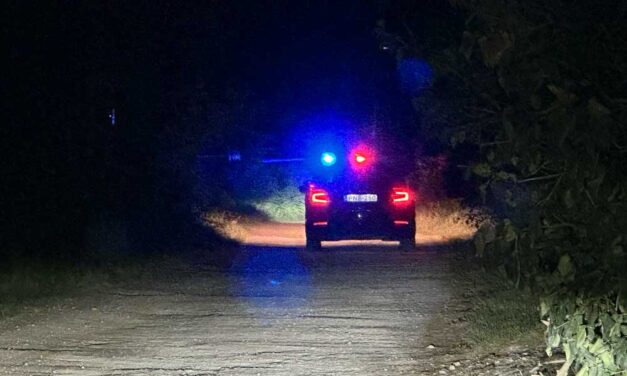 Szívszorító! Két kisgyermeke már hiába várja haza az Esztergomban hősi halált halt rendőrt
