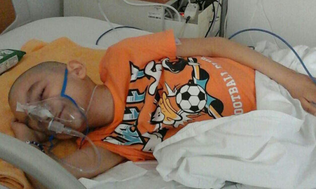 „Legyőztük a halált” – Még mindig nem szabadult meg rendkívül agresszív tumorától a hétéves Brájen