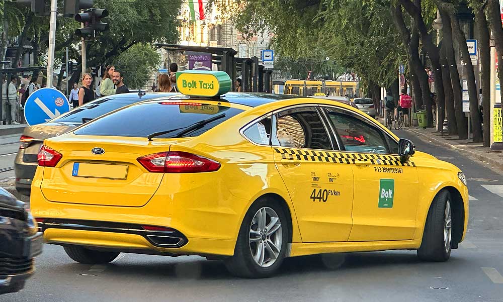 Szigorít a Bolt Taxi: lemondási díjat vezet be a társaság
