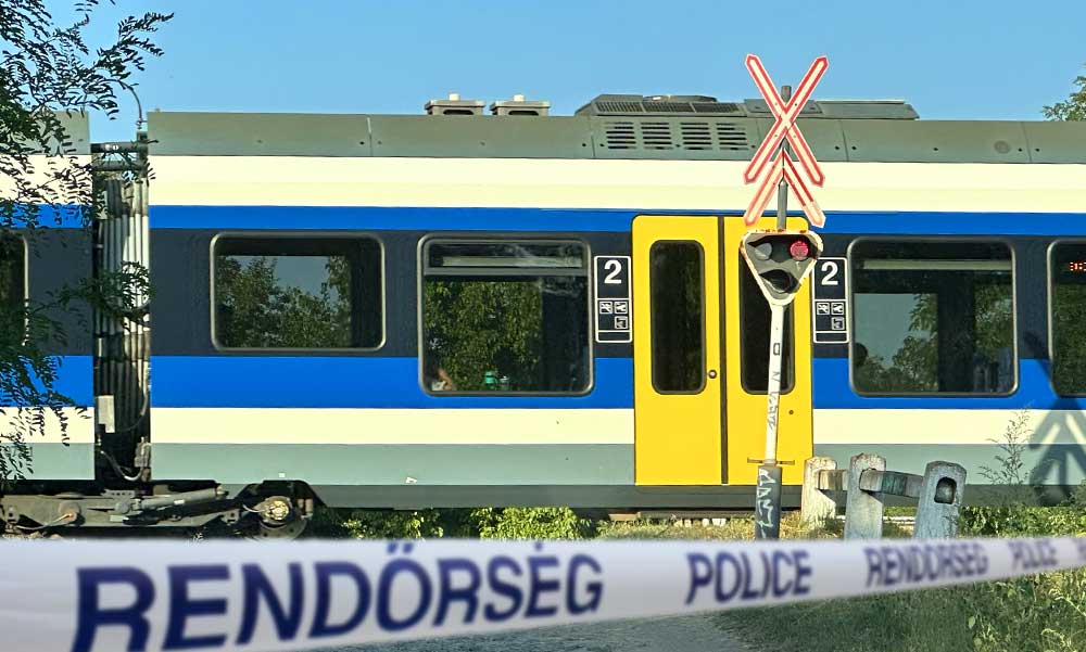 Újabb megdöbbentő részletek a gárdonyi anyagyilkosságról: az agárdi átjáróban lépett a vonat elé Csaba, azonnal meghalt