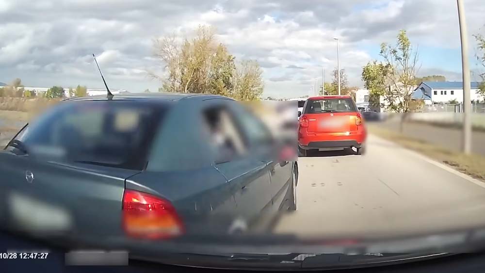 „Sajnos pont nálam csattant” – balesetet okozott egy ámokfutó Dunakeszin, majd cserben hagyta a baleset áldozatát – videó