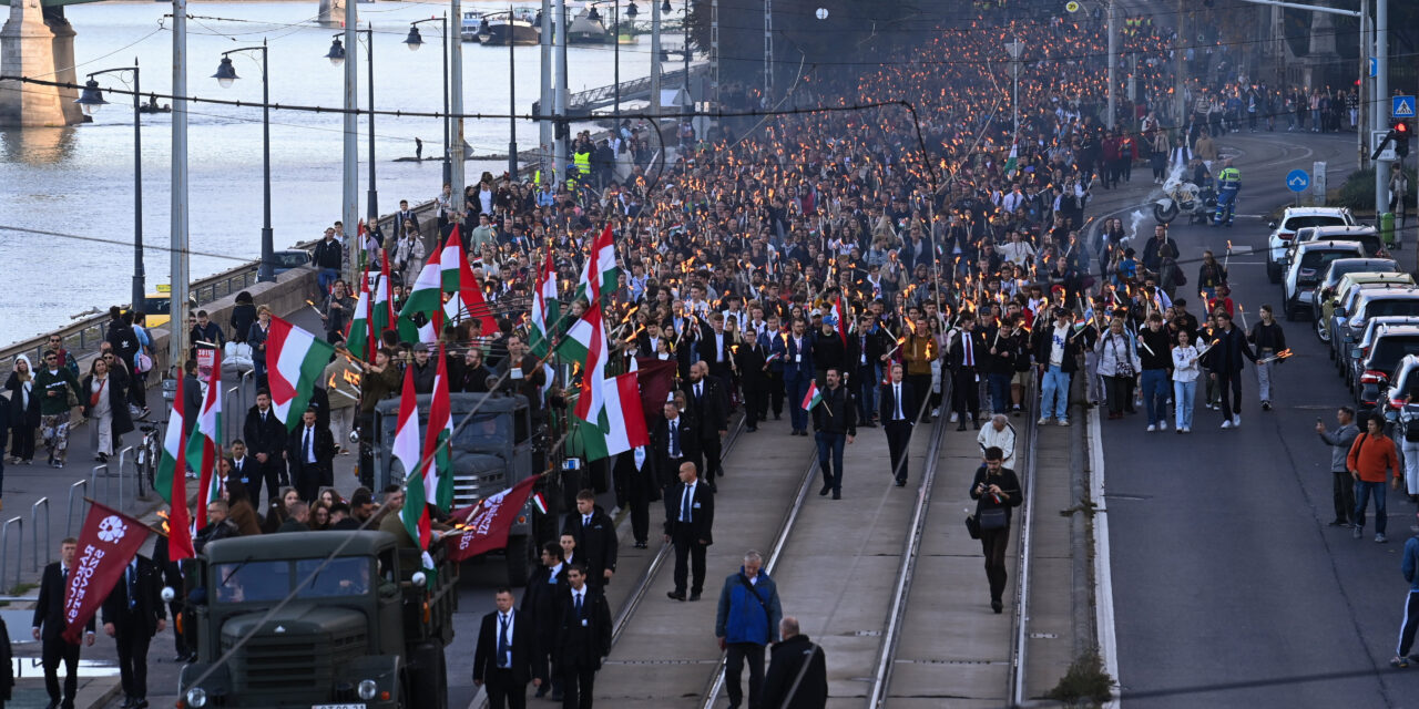 Közlekedési káosz Budapesten: napokig lezárások lesznek az október 23-i ünnepségek miatt – itt a lista a parkolási korlátozásokról
