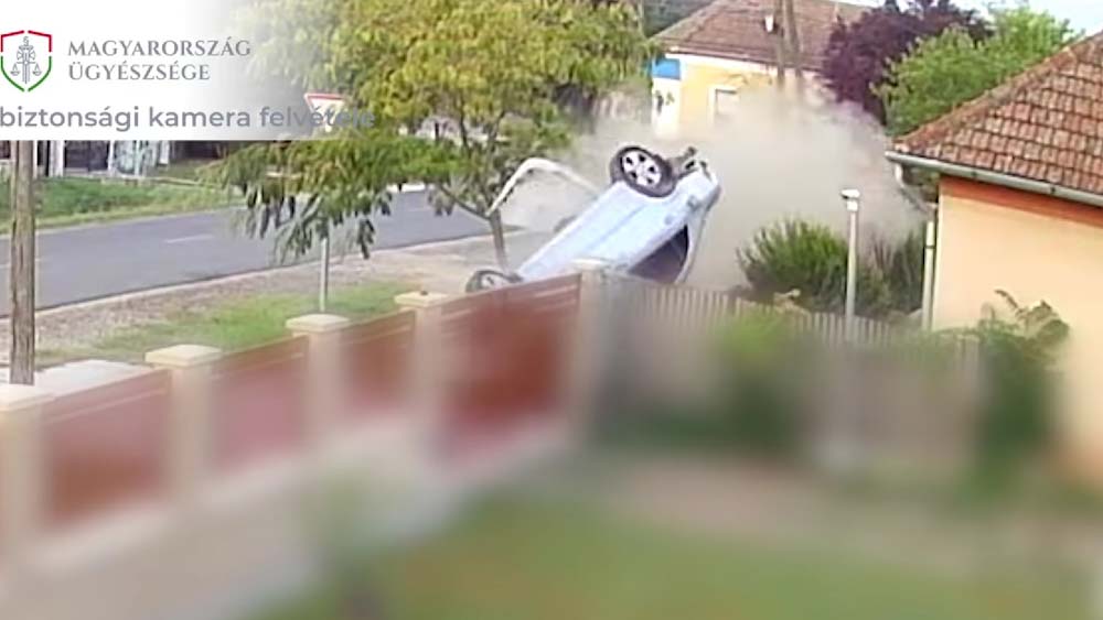 Részegen száguldozó sofőr hajtott a kerítésnek Tápiógyörgyén, mindent felvett a szomszéd kamerája