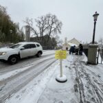 Vészhelyzet Szentendrén! Ónos eső váltja fel a havazást, nehéz időben észlelni a lefagyott útszakaszokat!