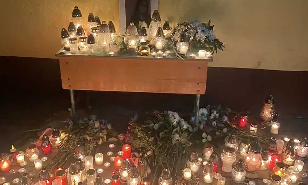 „Nincs még egy olyan tragédia az életben, mint egy gyermek halála” – szerelmi bánata miatt menekült a halálba a nyolcadikos Eszter