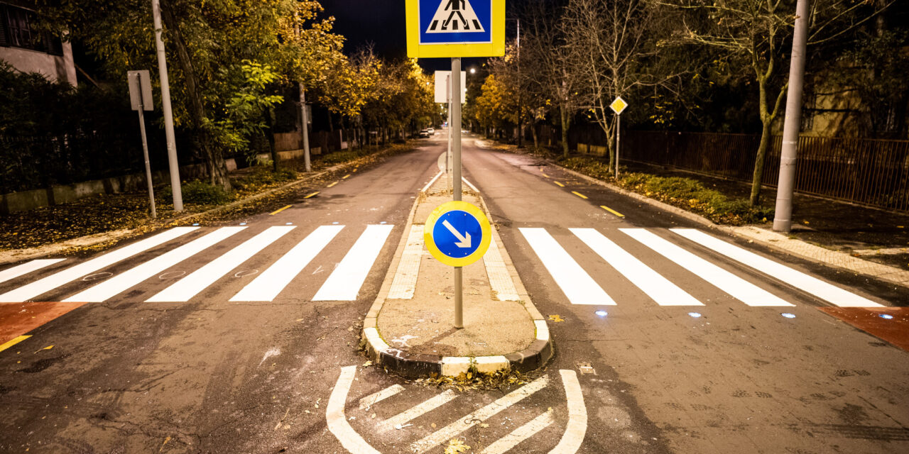 Felújították az 1000. gyalogosátkelőhelyet Budapesten, Karácsony Gergely célja, hogy ne legyen halálos közúti baleset a fővárosban