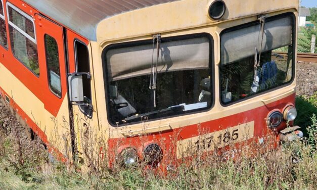 MÁV: megint kisiklott egy vonat, megbénult a közlekedés Balassagyarmat felé