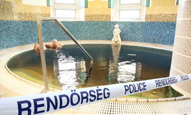 Tragédia az Árpád-fürdőben: holtan találtak egy 22 éves férfit az egyik medencében