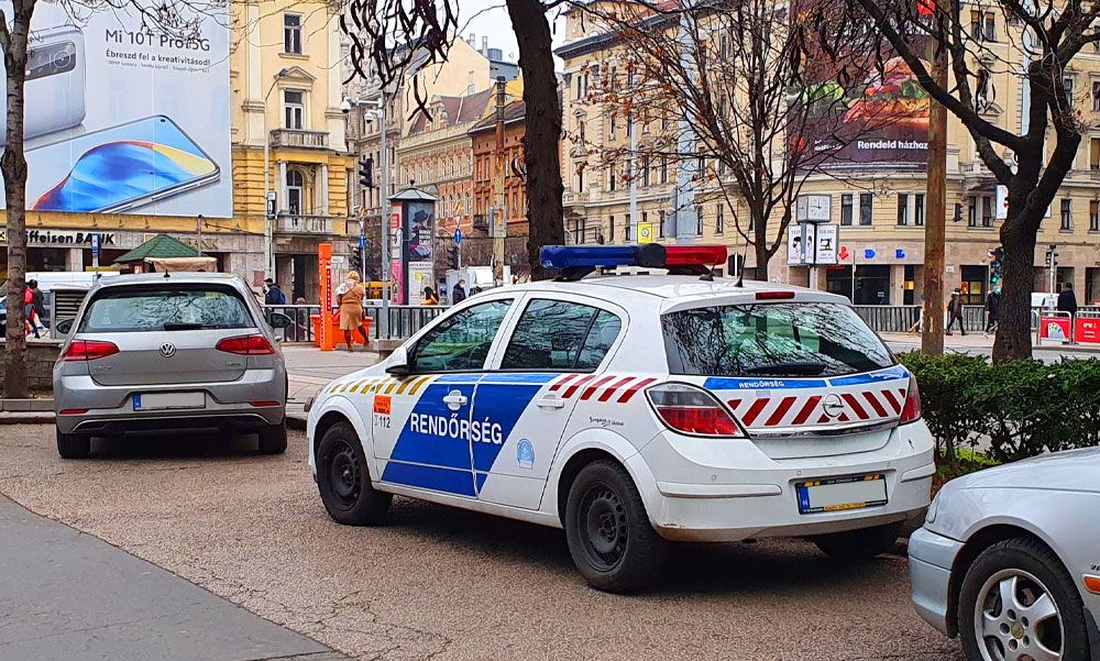 Szerelmes rendőr: megfigyelte és betegesen követte mindenhová volt barátnőjét a budapesti tiszt