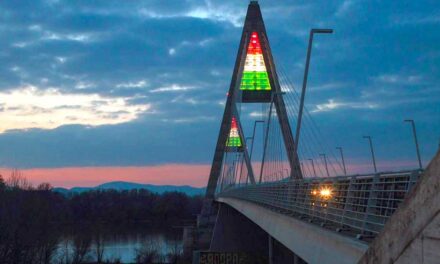 Látványos díszkivilágítást kap a Megyeri híd, március 15-e alkalmából nemzeti színekbe öltözik az M0-s dunai átkelője